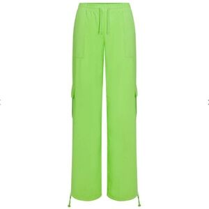 NWT Skims Cargo Pants